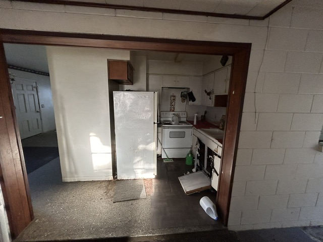 Kitchen before renovation